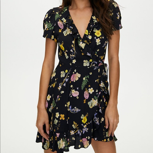 Aritzia - NEW RUFFLE WRAP DRESS - Picture 1 of 7